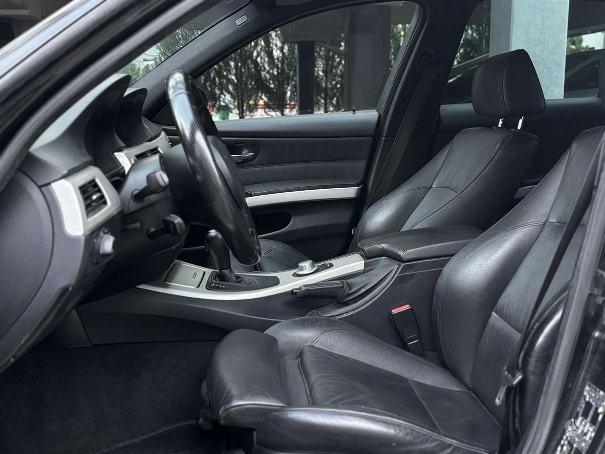 BMW 330 2006 — photo 12