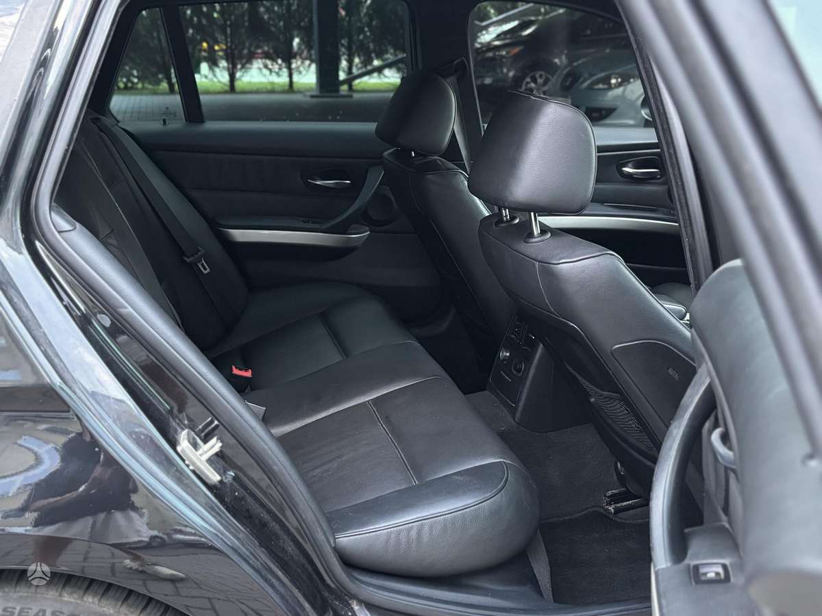 BMW 330 2006 — photo 18