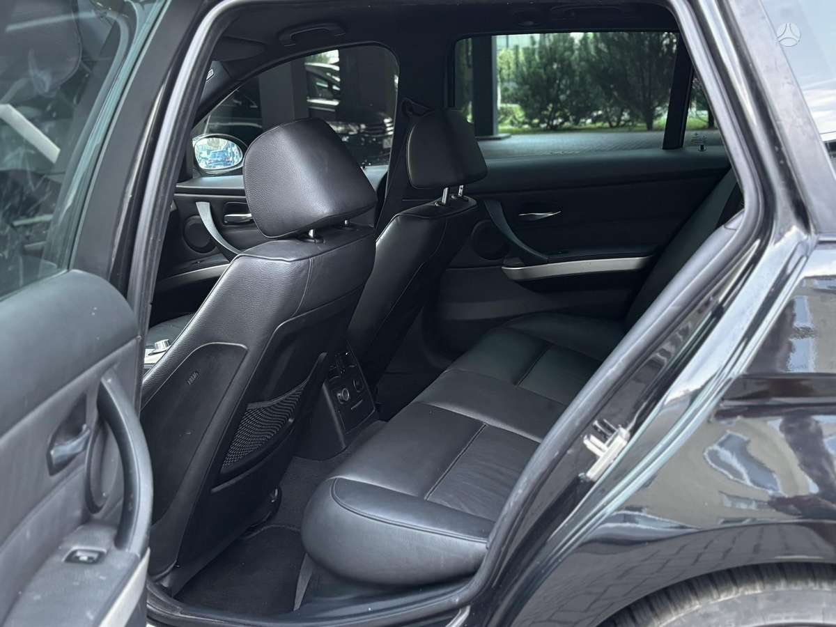 BMW 330 2006 — photo 19