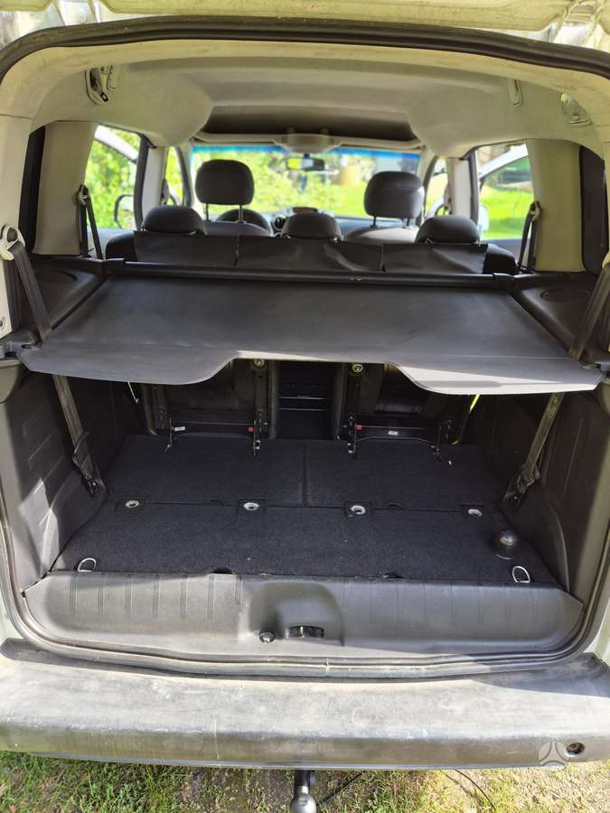 Peugeot Partner 2009 — photo 11