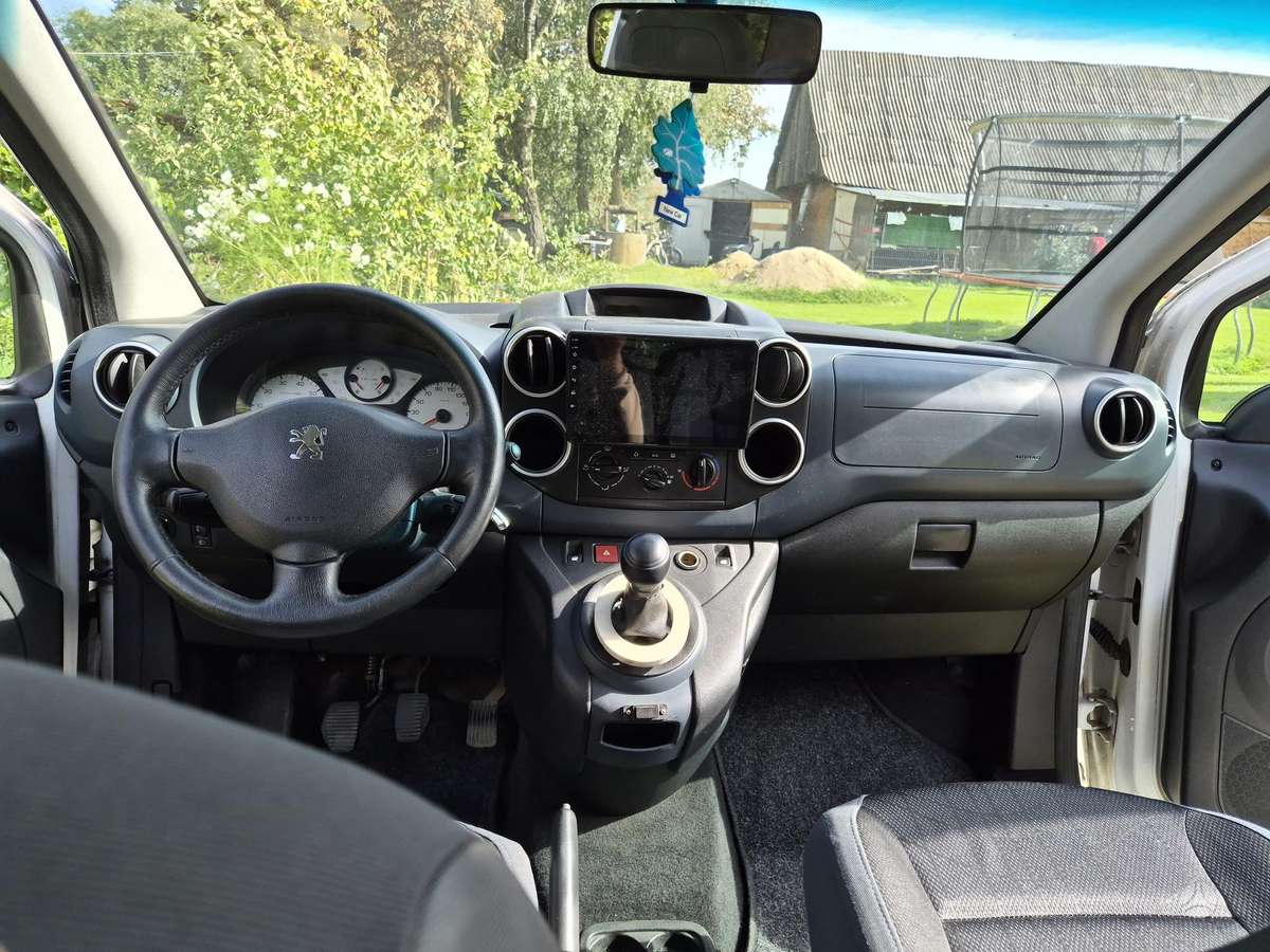 Peugeot Partner 2009 — photo 12
