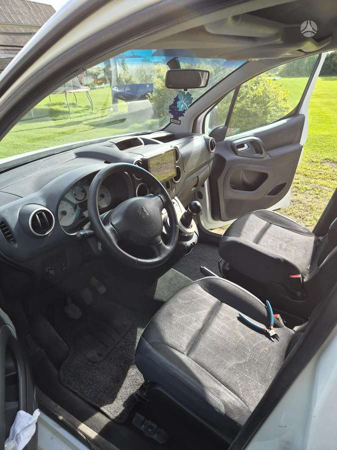 Peugeot Partner 2009 — photo 13