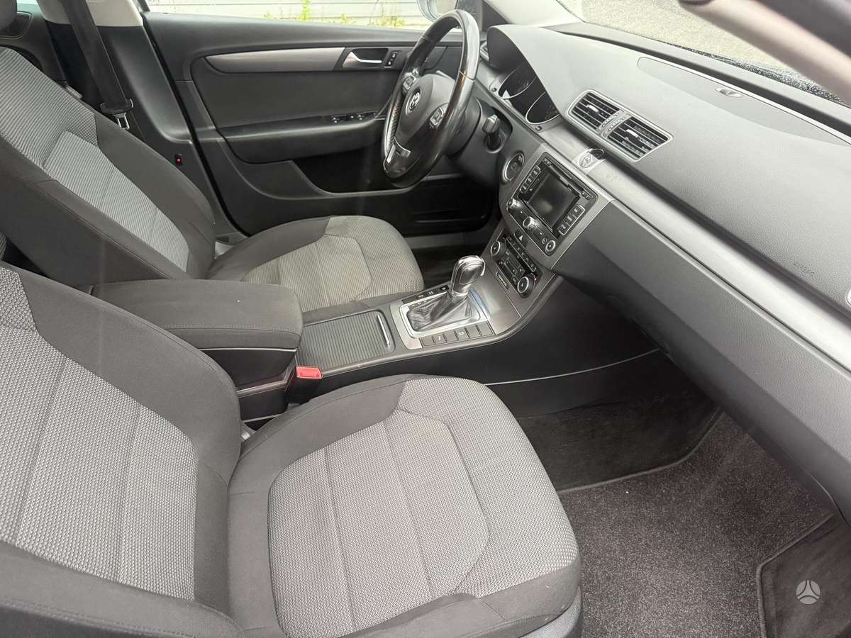 Volkswagen Passat 2011 — photo 10