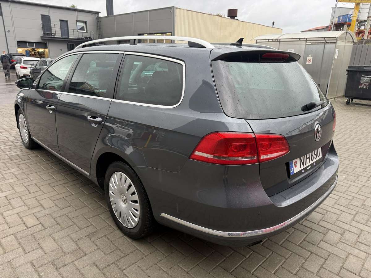 Volkswagen Passat 2011 — photo 6