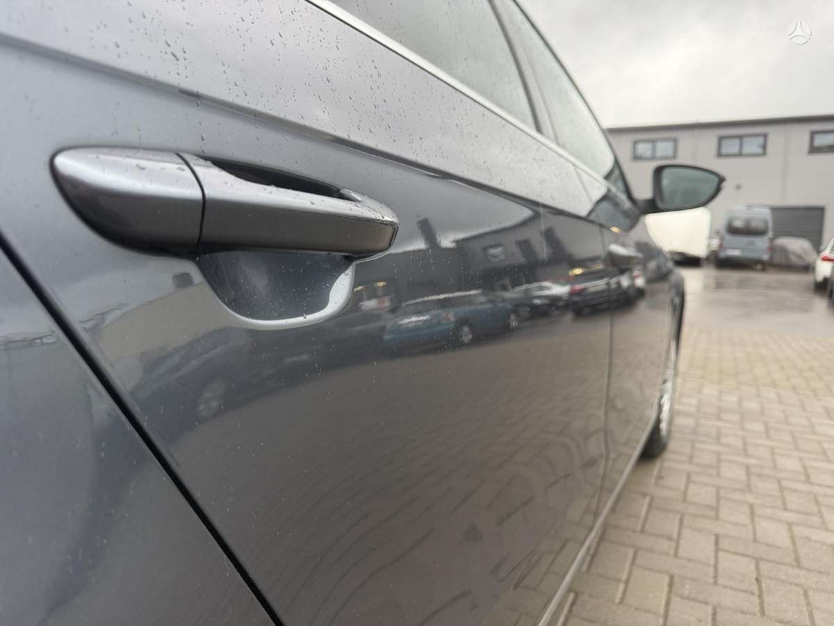 Volkswagen Passat 2011 — photo 9