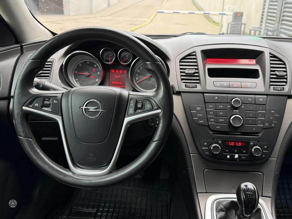 Opel Insignia 2011 — фото 10