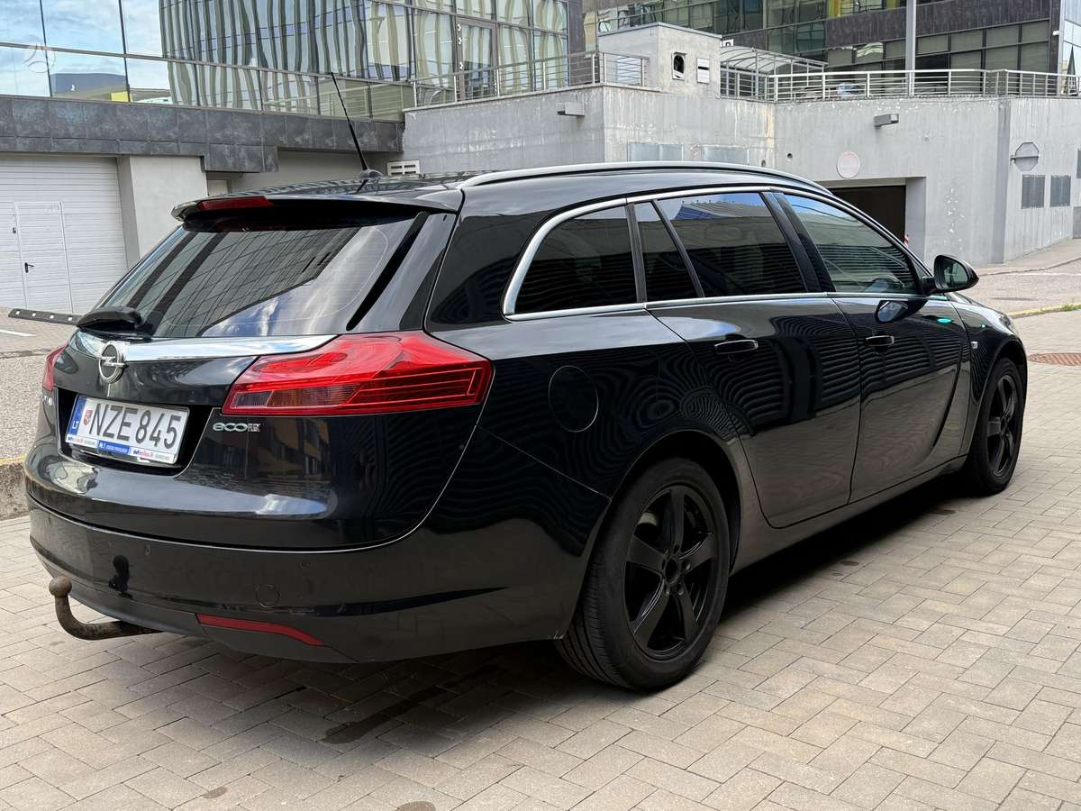 Opel Insignia 2011 — двигун 2000 cm³, 160 HP (118kW)