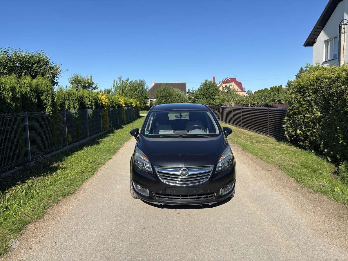 Opel Meriva 2015 — rear view