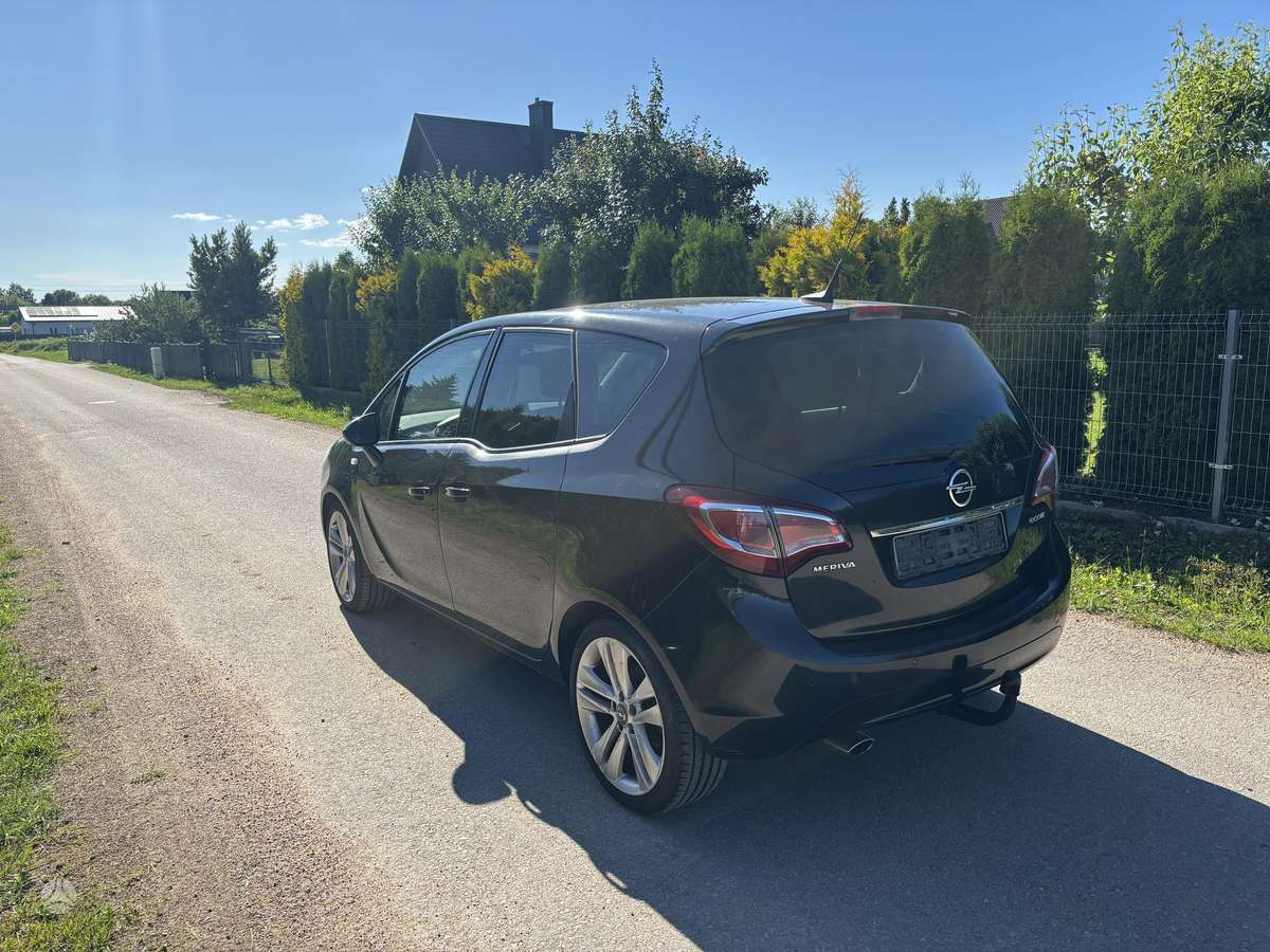 Opel Meriva 2015 — engine 1598 cm³, 136 HP (100kW)