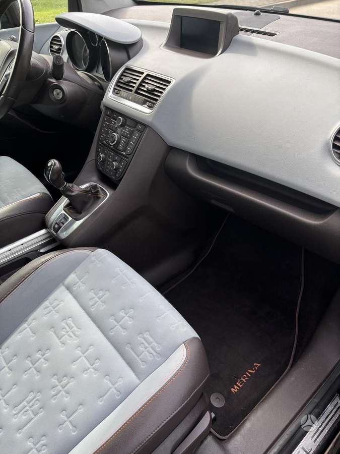 Opel Meriva 2015 — photo 8