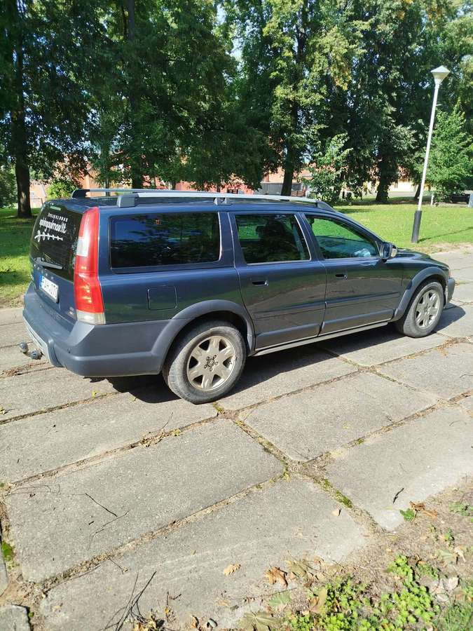 Volvo XC70 2006 — engine 2401 cm³, 185 HP (136kW)