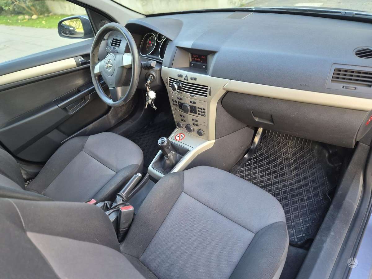 Opel Astra 2008 — photo 11