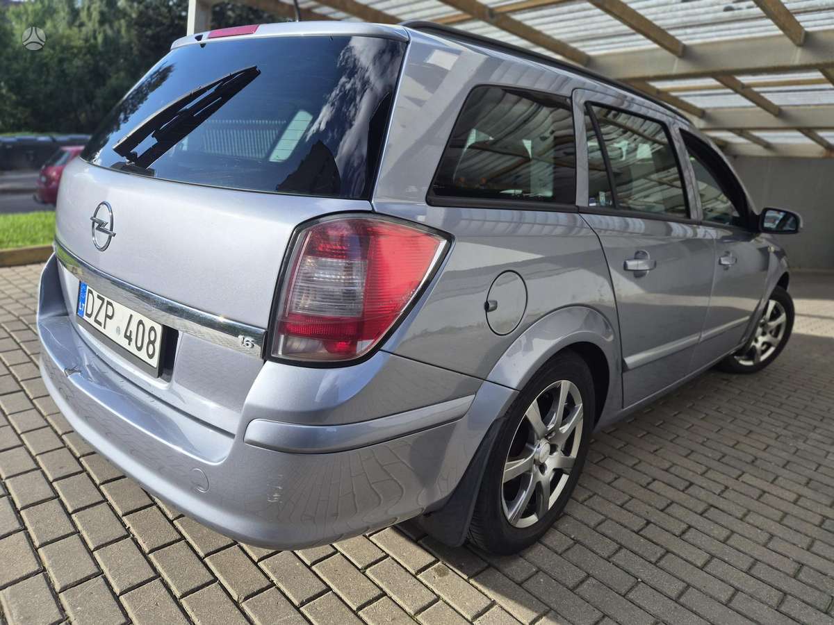 Opel Astra 2008 — photo 13