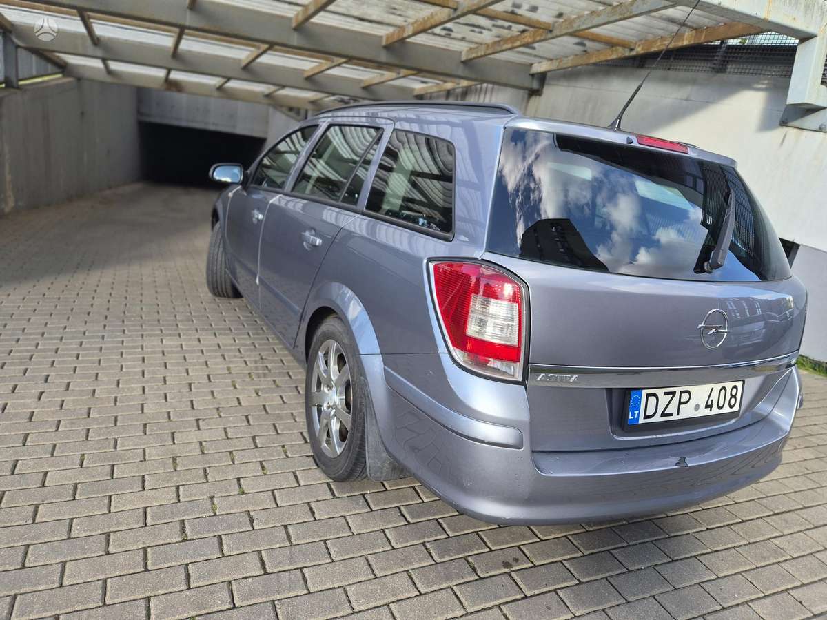 Opel Astra 2008 — photo 14