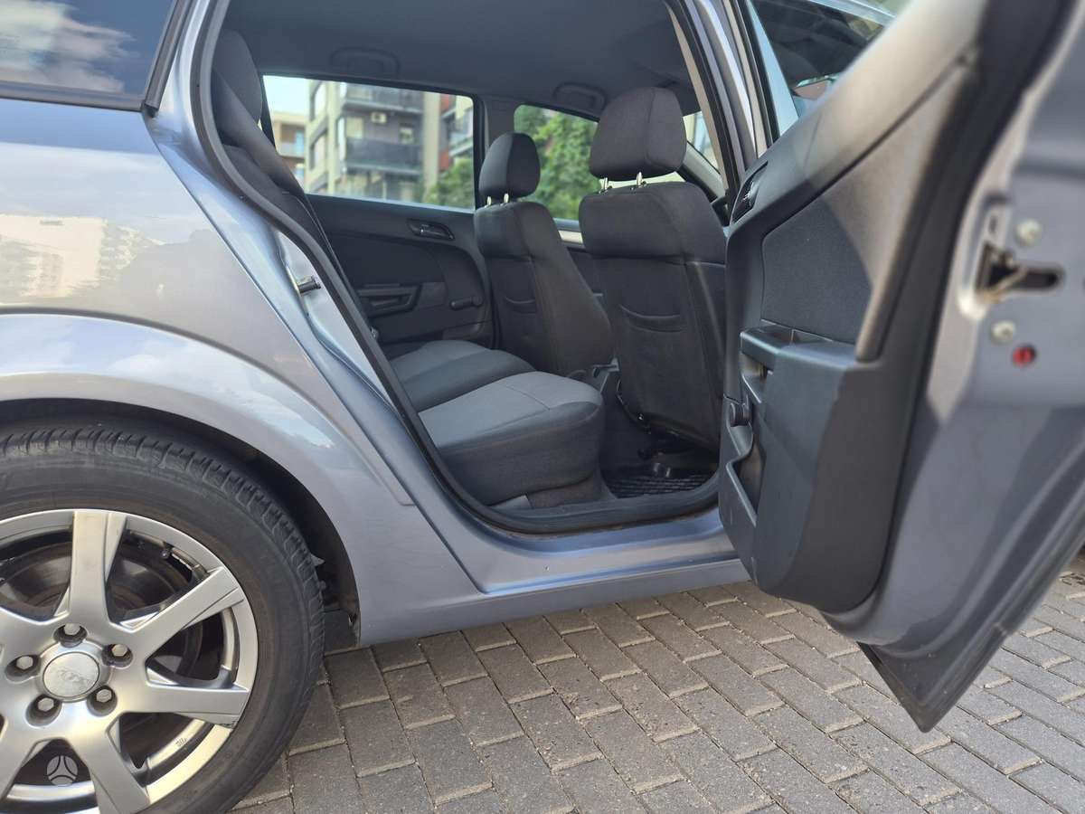 Opel Astra 2008 — photo 7
