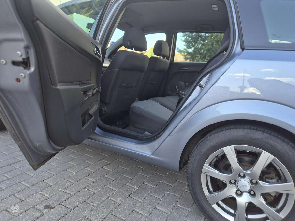 Opel Astra 2008 — photo 8
