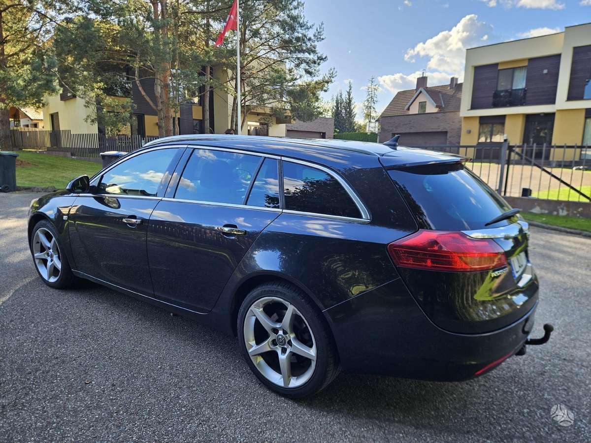 Opel Insignia 2011 — двигун 2000 cm³, 160 HP (118kW)