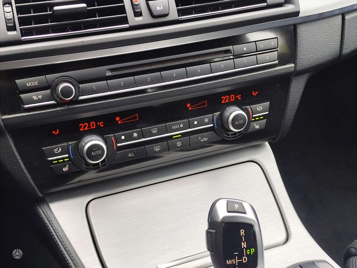 BMW 525 2012 — photo 18