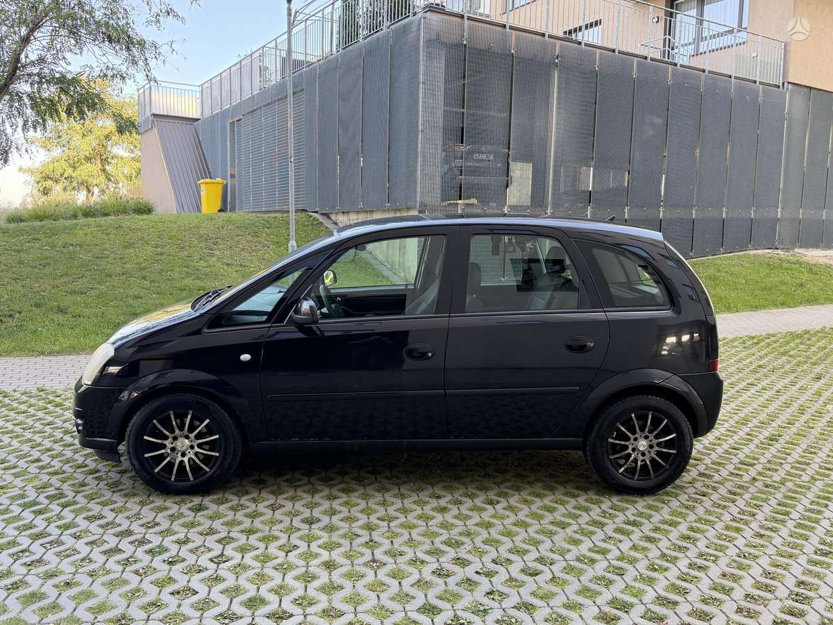 Opel Meriva 2007 — салон