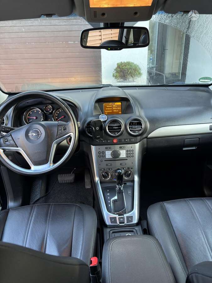 Opel Antara 2011 — photo 11