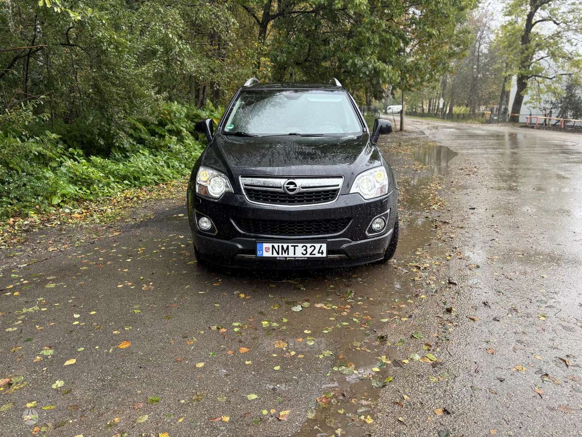 Opel Antara 2011 — rear view