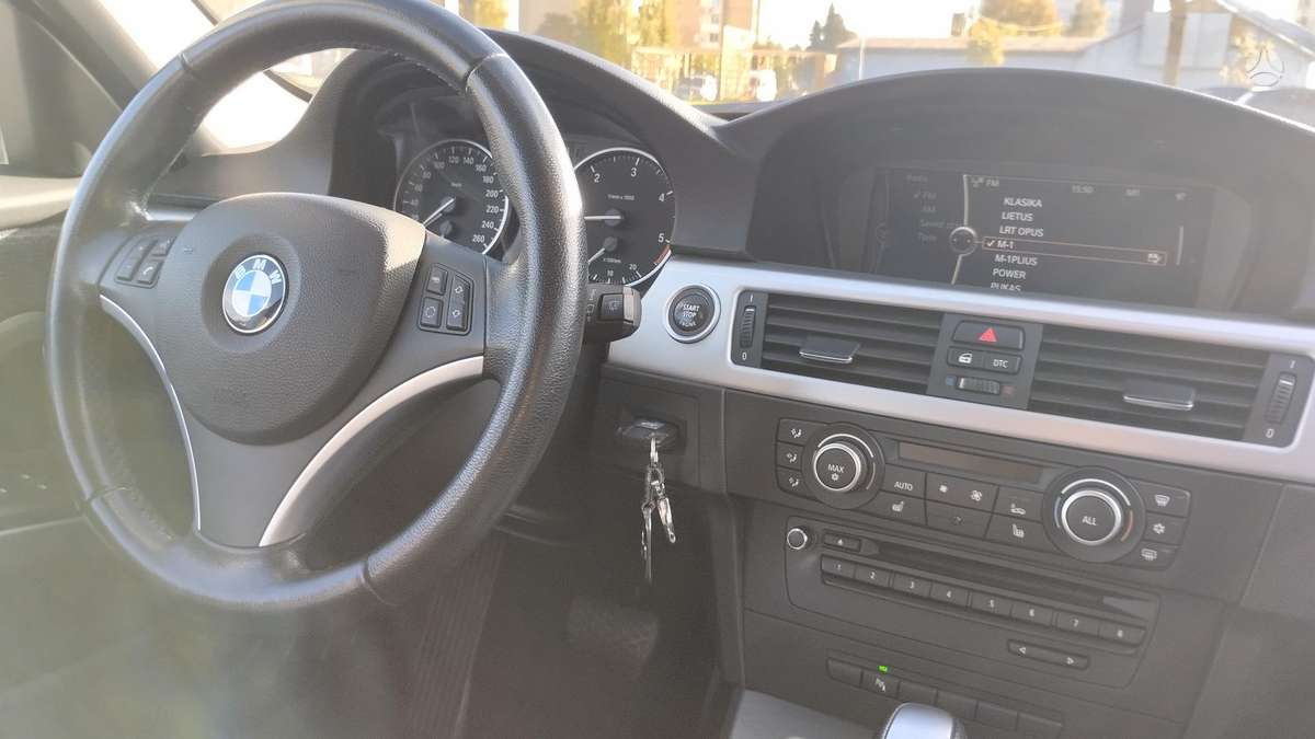 BMW 320 2011 — фото 21