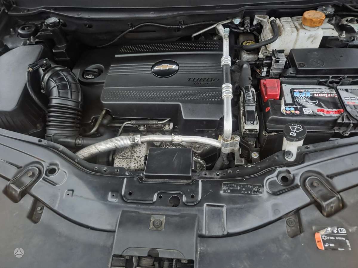 Chevrolet Captiva 2012 — двигун 2231 cm³, 163 HP (120kW)