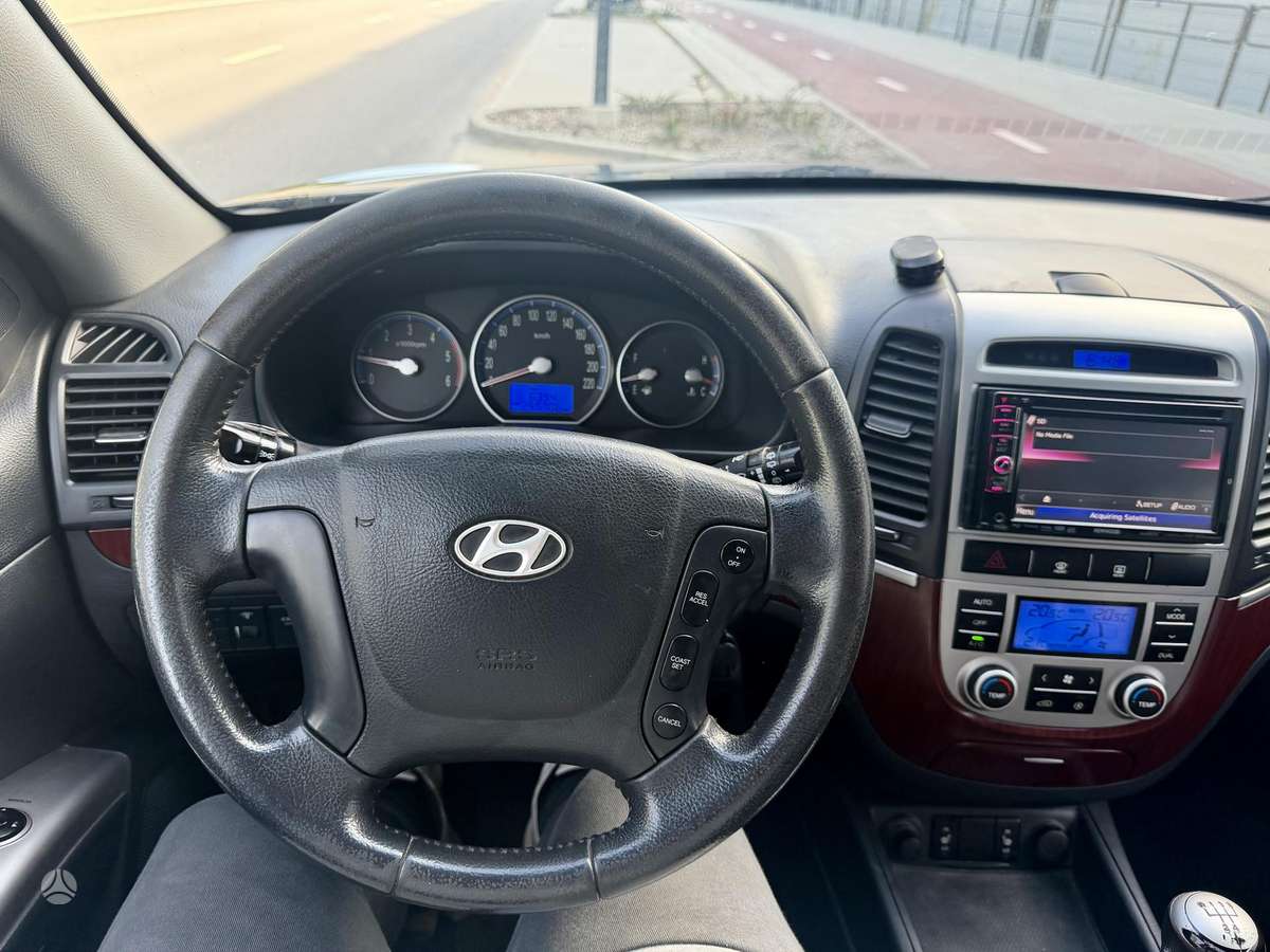 Hyundai Santa 2009 — photo 24