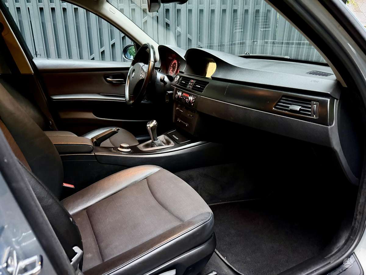 BMW 320 2006 — photo 8