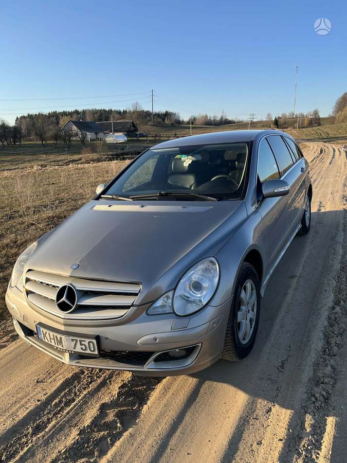 Mercedes-Benz R320 2006 — rear view