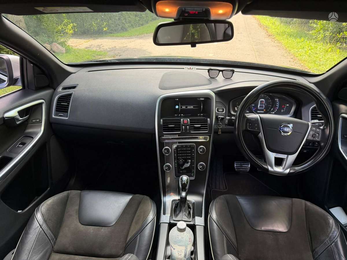 Volvo XC60 2015 — photo 14