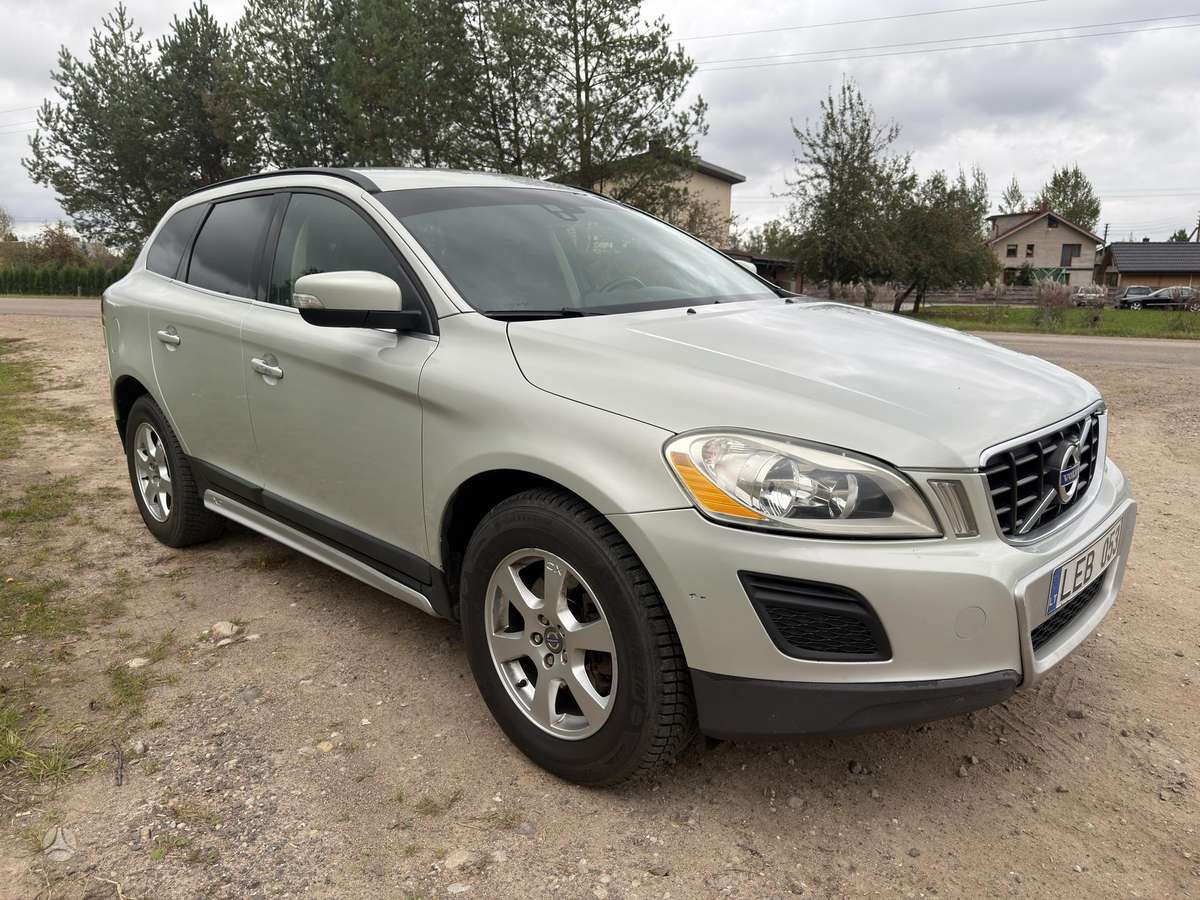 Volvo XC60 2009 — двигун 2400 cm³, 185 HP (136kW)