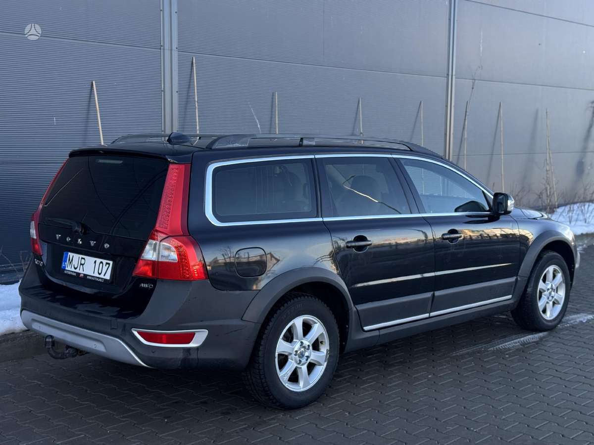 Volvo XC70 2008 — interior