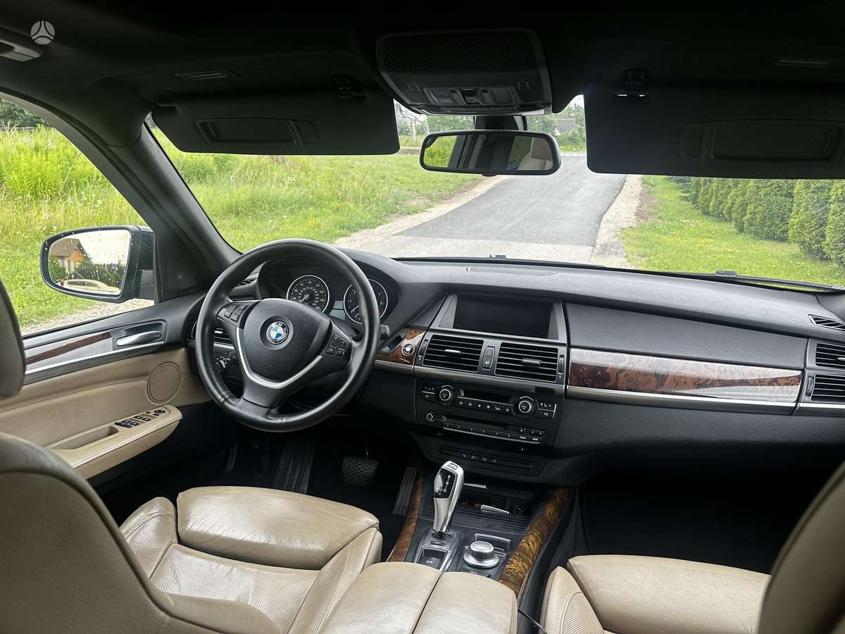 BMW X5 2008 — photo 16