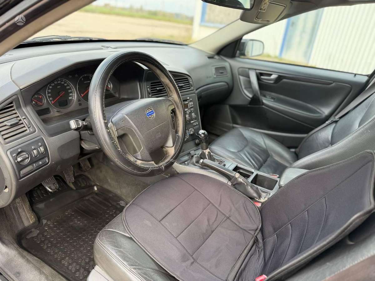 Volvo V70 2004 — photo 11
