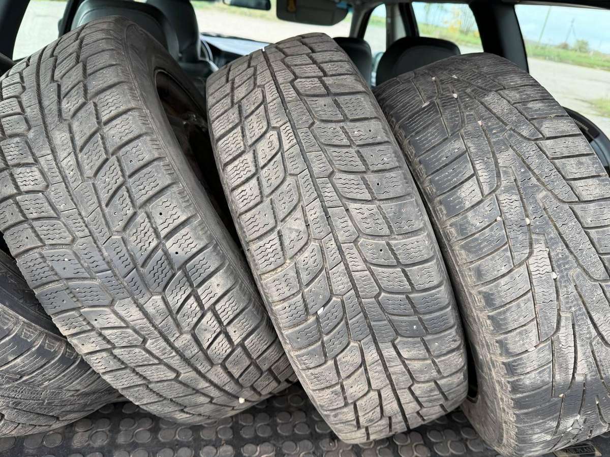 Volvo V70 2004 — photo 12