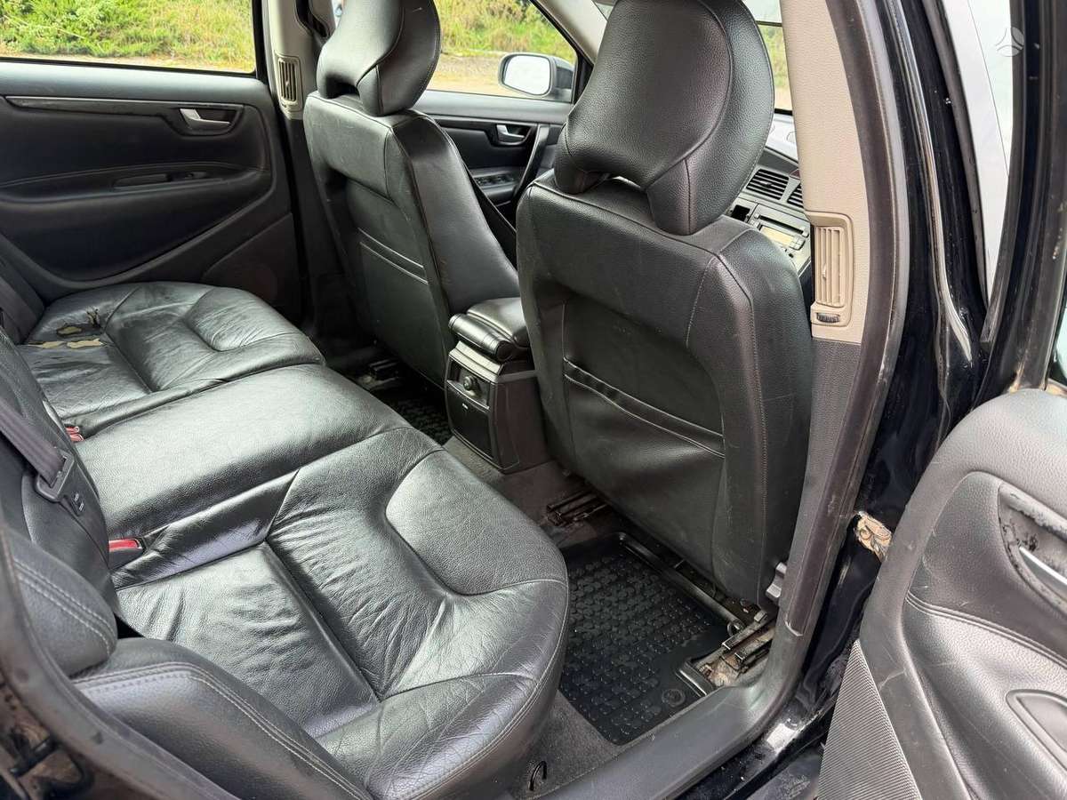Volvo V70 2004 — photo 6
