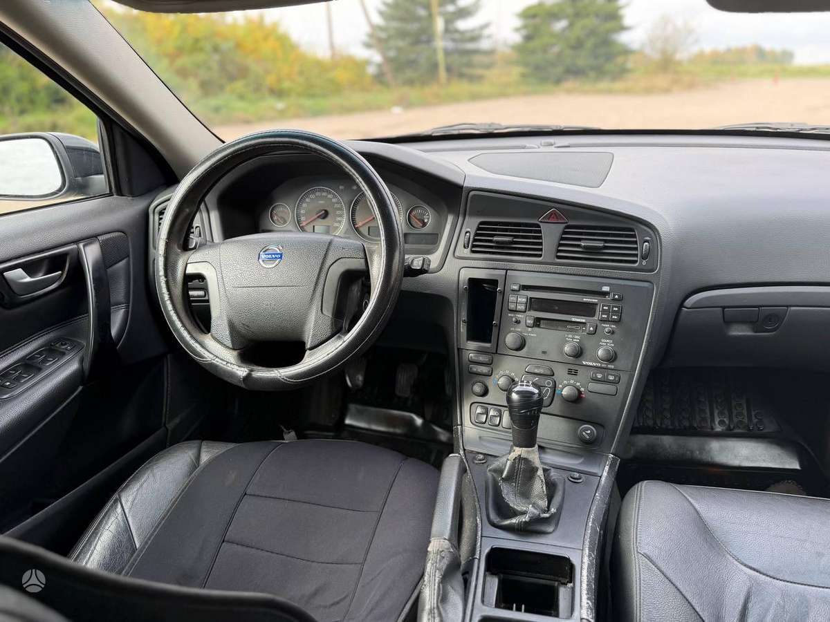 Volvo V70 2004 — photo 8