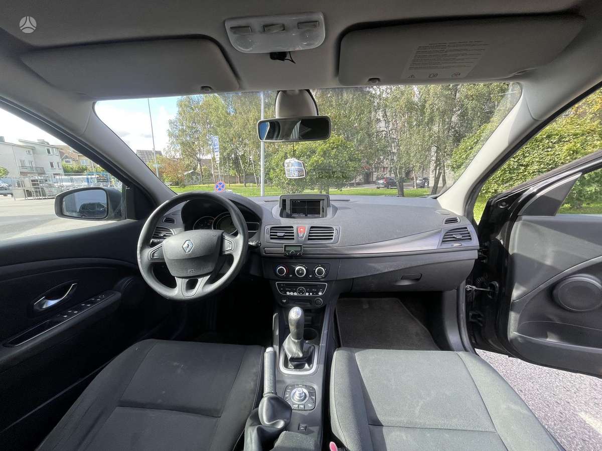 Renault Megane 2010 — фото 11