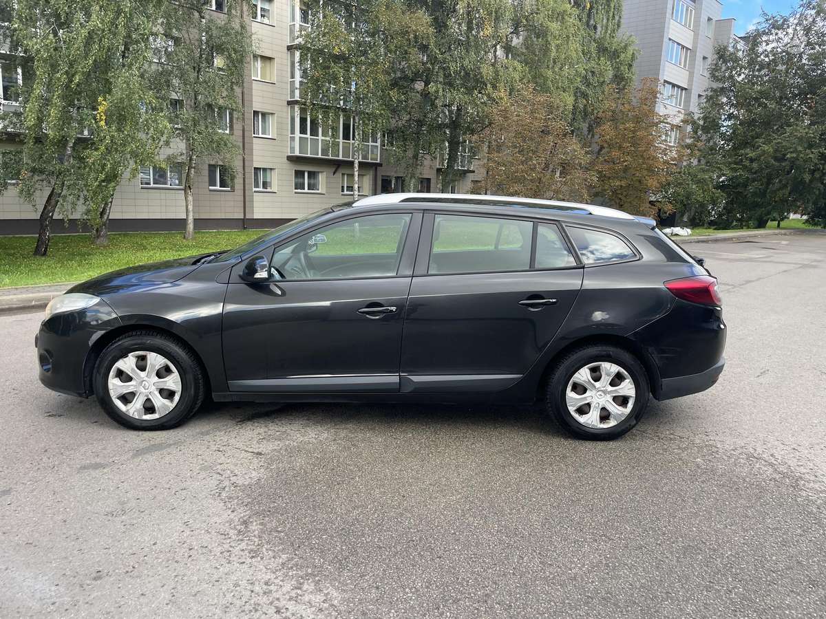 Renault Megane 2010 — вигляд ззаду