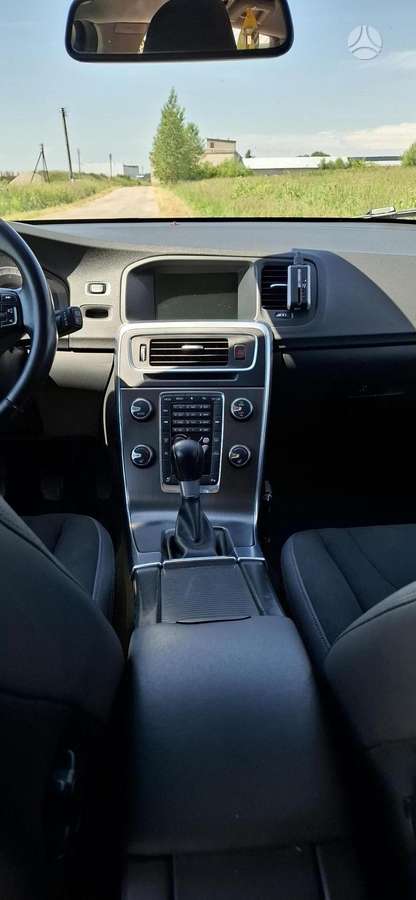 Volvo V60 2011 — photo 12