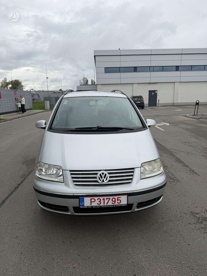 Volkswagen Sharan 2005 — rear view