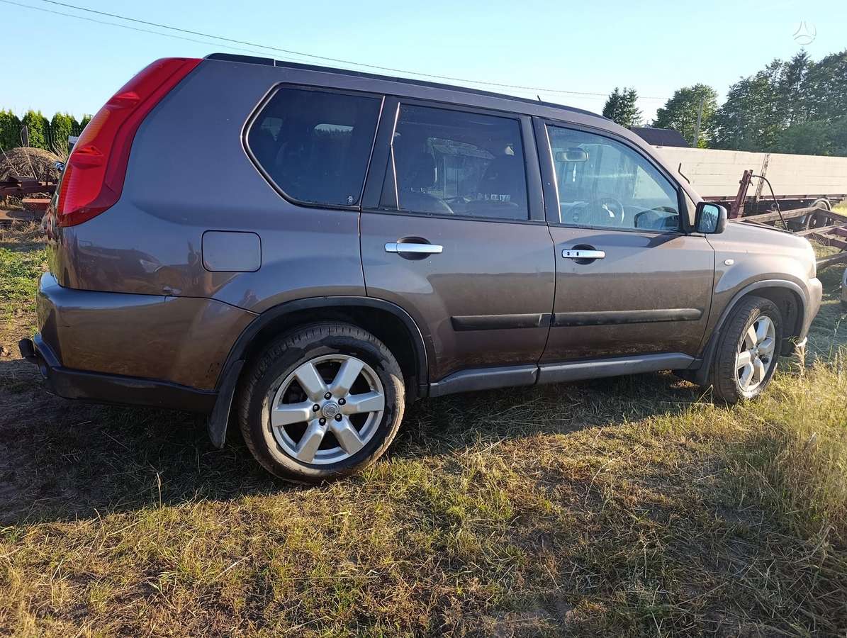 Nissan X-Trail 2008 — вигляд ззаду