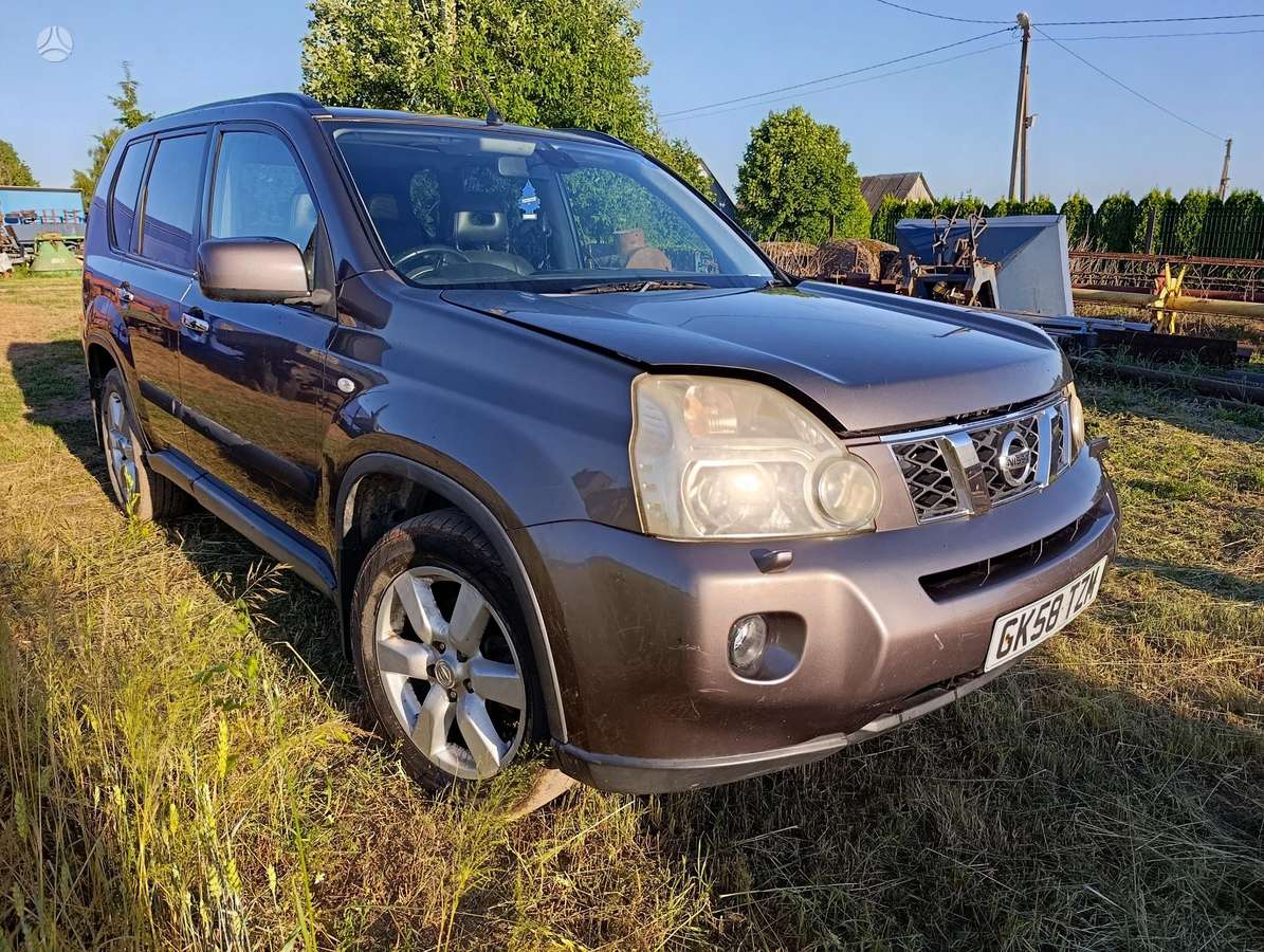 Nissan X-Trail 2008 — салон