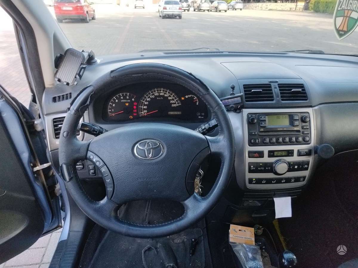 Toyota Avensis 2005 — photo 12