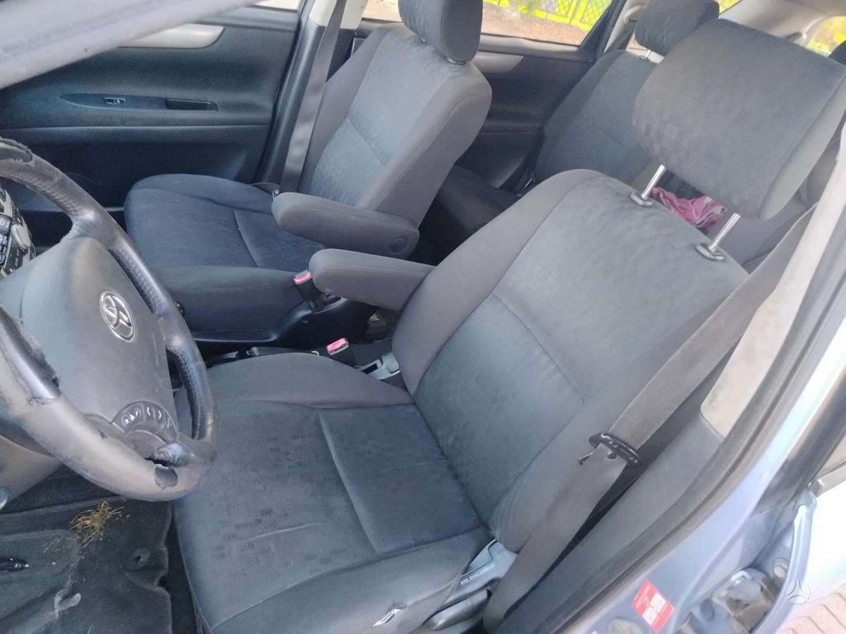 Toyota Avensis 2005 — photo 13