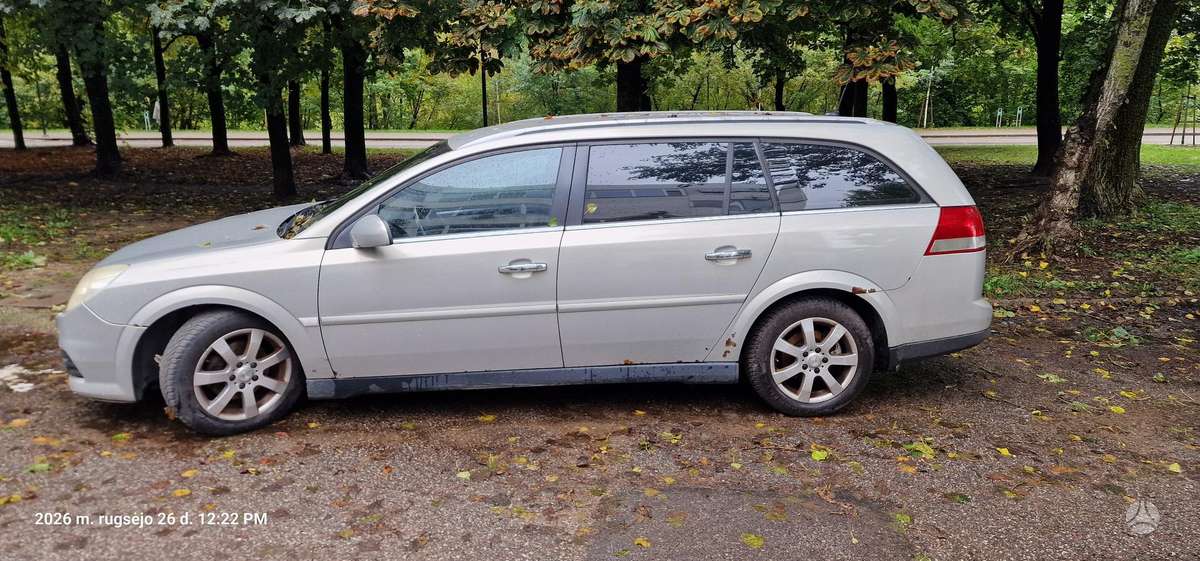 Opel Vectra 2006 — вигляд ззаду