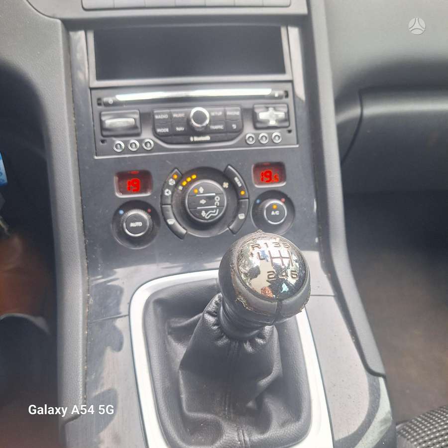 Peugeot 5008 2015 — photo 11