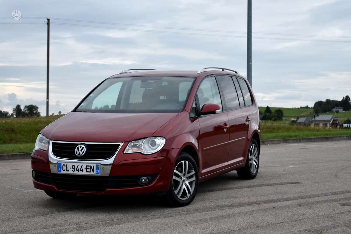Volkswagen Touran 2007 — салон