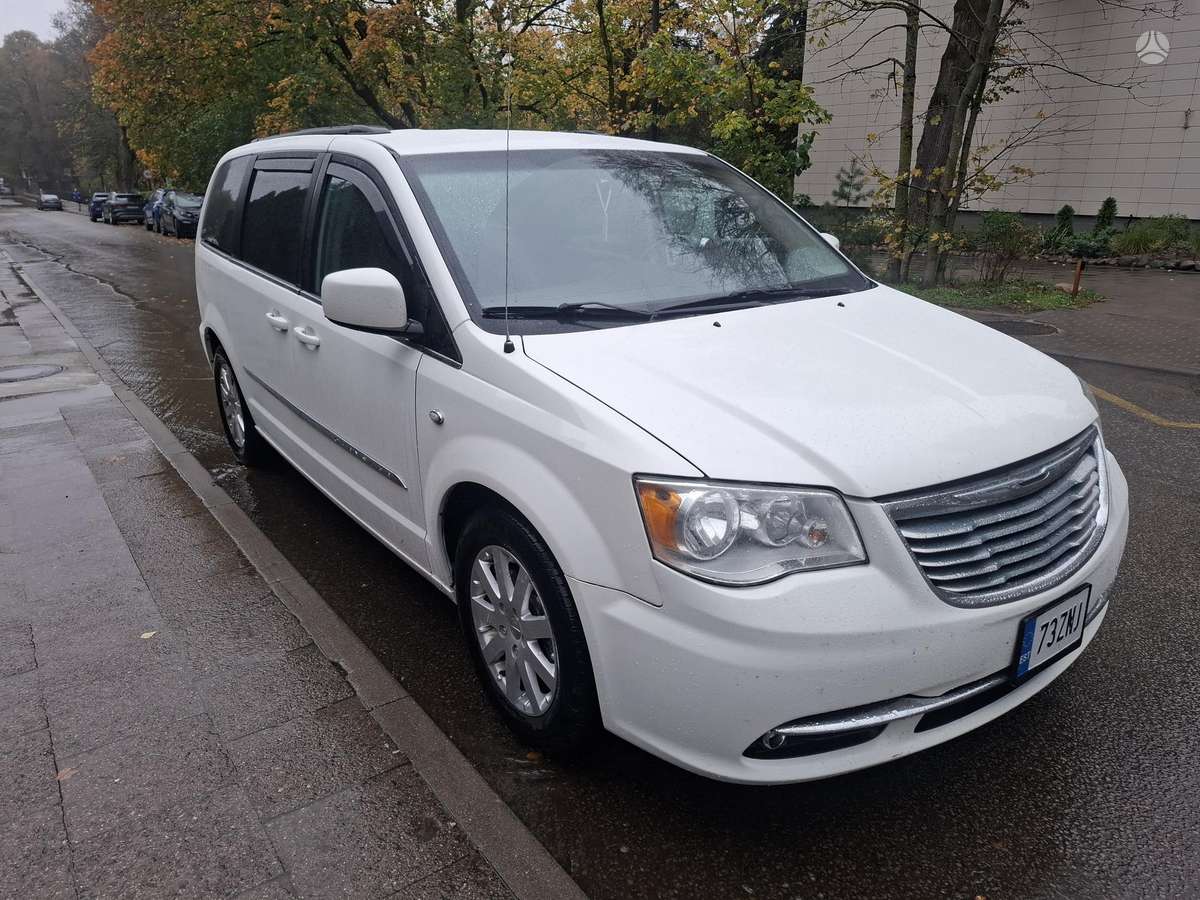 Chrysler Town 2013 — салон